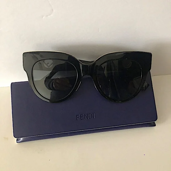 Fendi Women's Black Dark Grey Grad Sunglasses